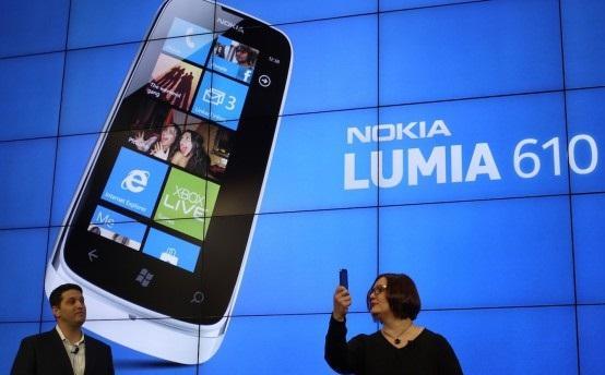 诺基亚正式发布Windows Phone手机Lumia 610，首次支持NFC技术