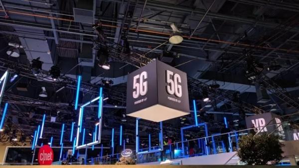 未来电视是一张搭载5G、AI芯片与盒子的“壁纸”？