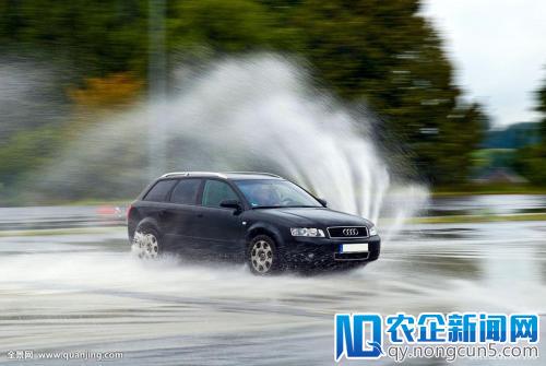 自动驾驶汽车在雨中行驶为什么如此困难？