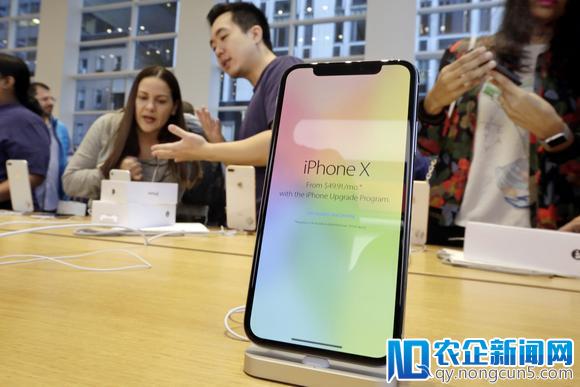 iPhone X萎靡让OLED屏市场供大于求 三星急寻买家