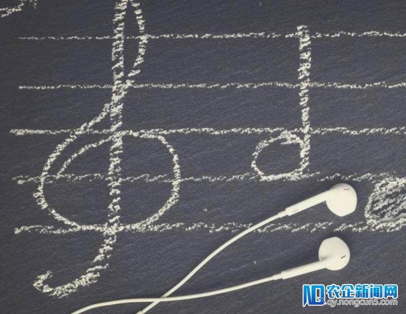 【钛晨报】传苹果开发自主品牌高端头戴