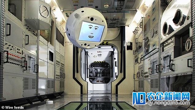 机器人Cimon往年将随宇航员登上国际空