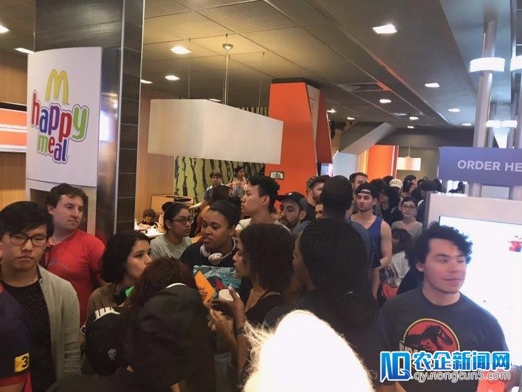 美国麦当劳又卖起了四川辣酱，这次有 2