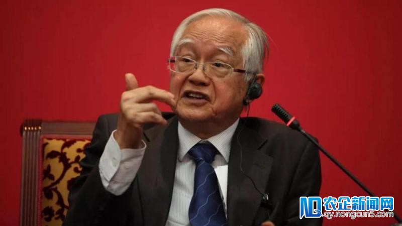 吴敬琏：一个黑马企业能医治迷信家 却