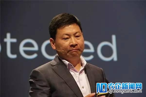 大嘴余承东遭华为打脸 对手借政治手腕