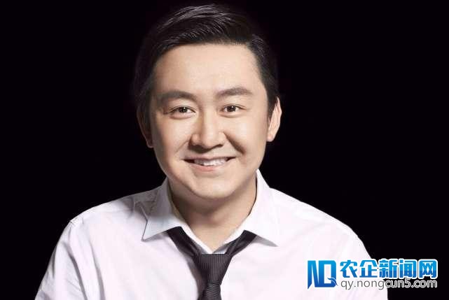 全国政协委员王小川初次亮相两会 称搜