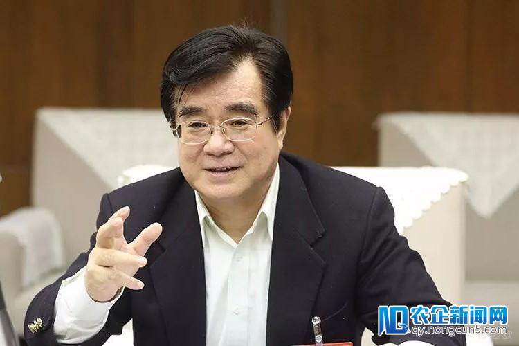 两会对话周延礼：高度注重保险业资金错