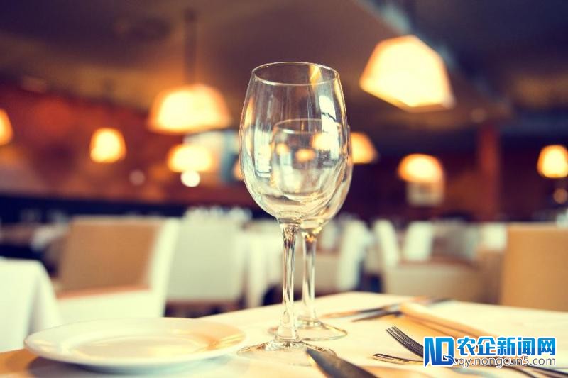 四万亿的中国餐饮业，为何出不了一家千