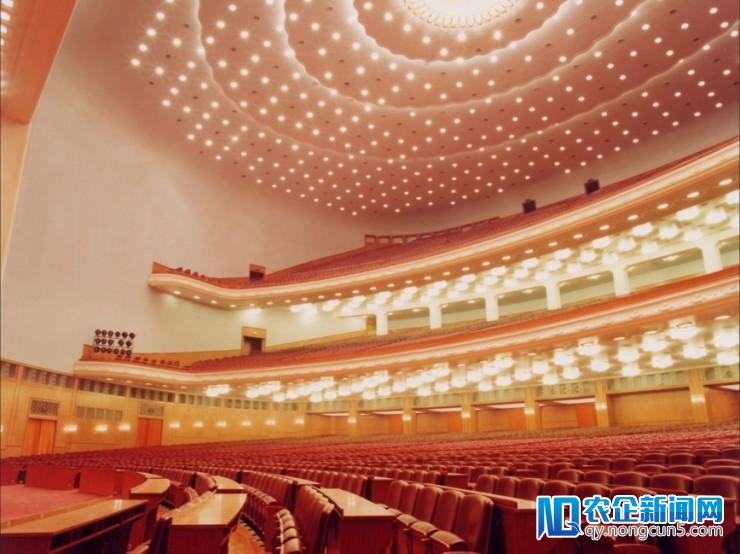 两会召开，李彦宏、丁磊、王小川称思索