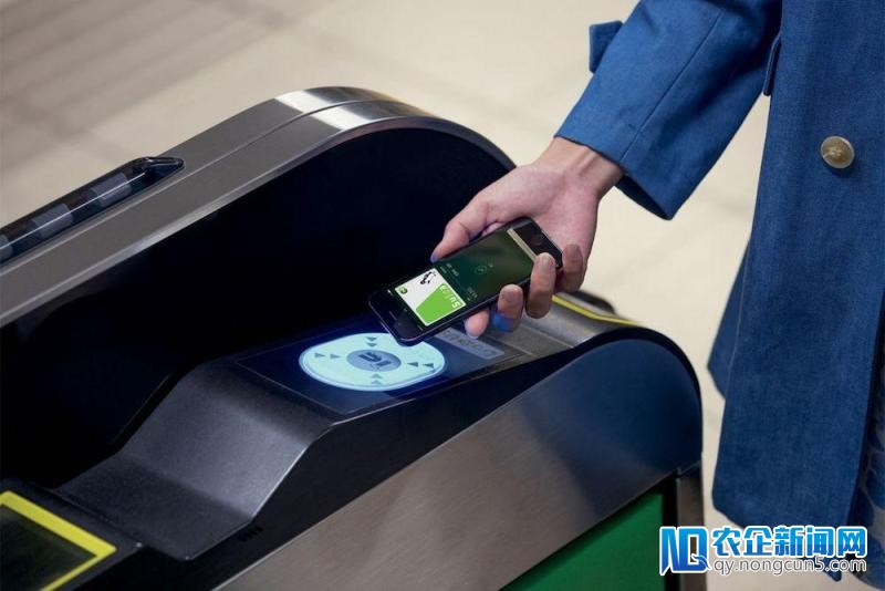 【早报】京沪或将支持 Apple Pay 乘公