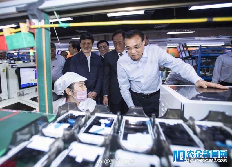 【早报】腾讯一天砸 69 亿连投斗鱼和虎