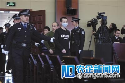 两诈骗团伙窃取4000万条团体信息 诱骗