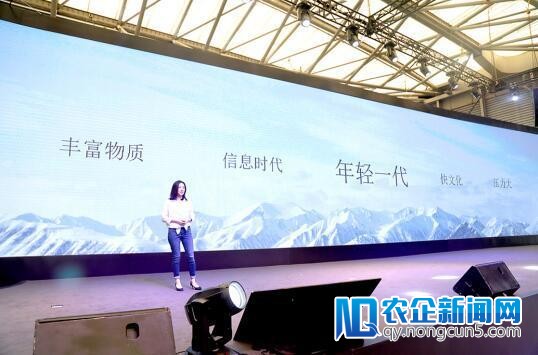 2018AWE | 美的潮系水生活 “布谷”正