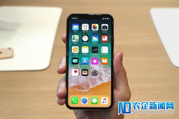 连线：iPhone让整个世界围绕它重组了一