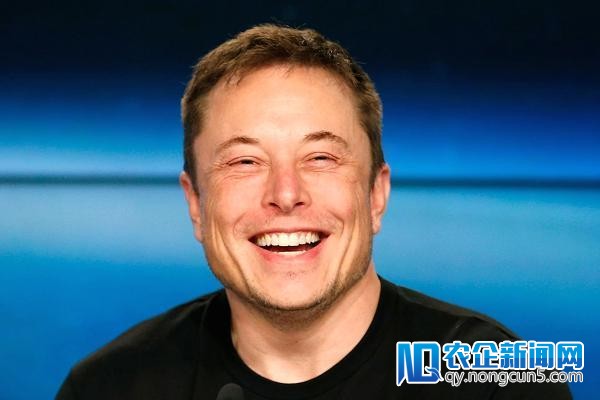 马斯克：自动驾驶将在明年年底前涵盖一