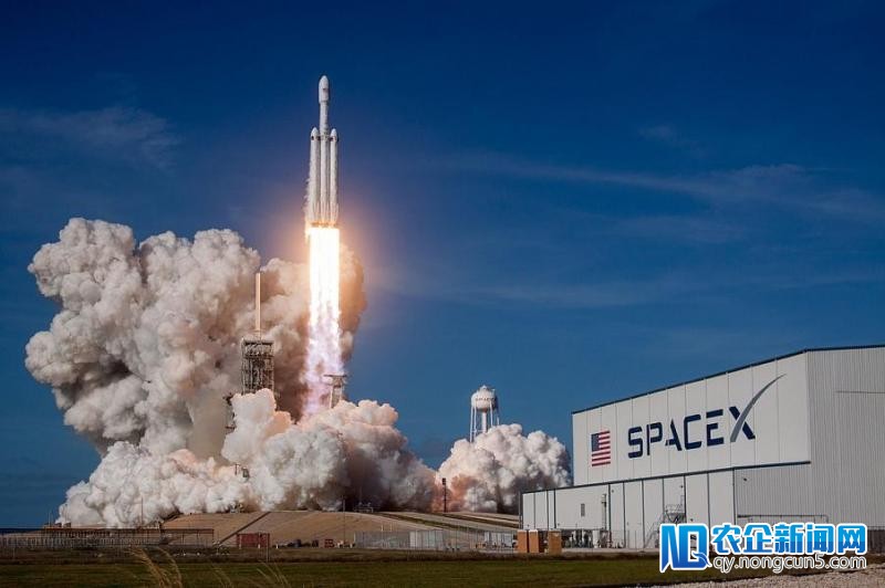 马斯克：开往火星的飞船明年就要飞啦！