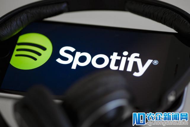 Spotify上市开盘价165.90美元 较参考股价涨27%