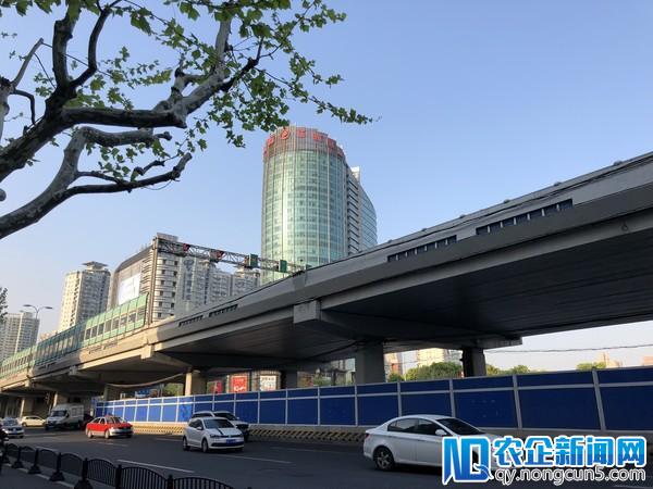 三摄黑马横空面世 华为P20 Pro/iPhone X怎么选手机评测