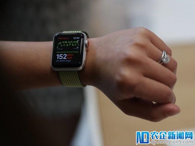 苹果拟将推大幅升级版Apple Watch 四大改进值得期待