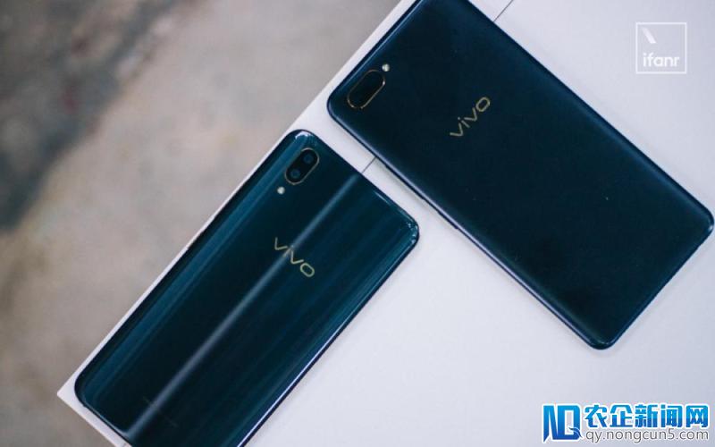 vivo X21 UD 图赏：除了中框上的金丝小细节，黑金版 X21 还有哪些不一样