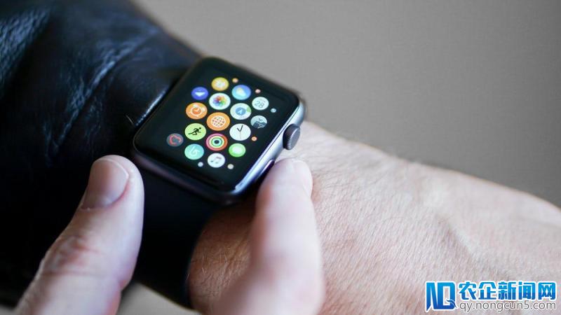 苹果获得新专利，圆形表盘的 Apple Watch 要来了？