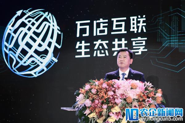 我们靠朋友圈刷屏，他却靠朋友圈构建了零售帝国