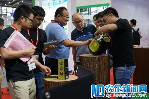 CIBF2018：电小二发布新品，定义户外电源行业标准