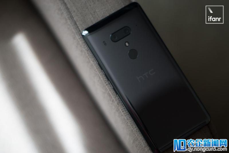 HTC U12+ 上手：HTC 手机最旗舰的“双摄”，HTC Vive 最贵的“配件”