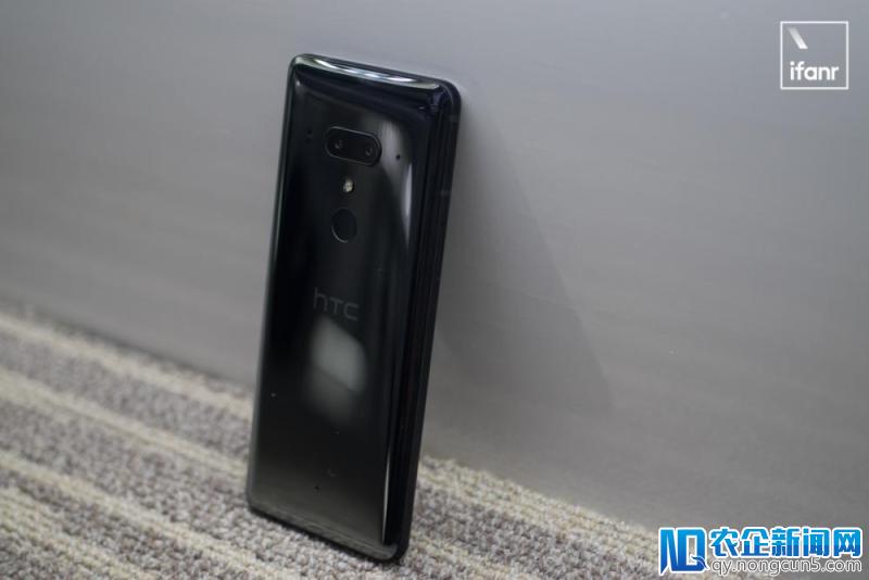 HTC U12+ 上手：HTC 手机最旗舰的“双摄”，HTC Vive 最贵的“配件”