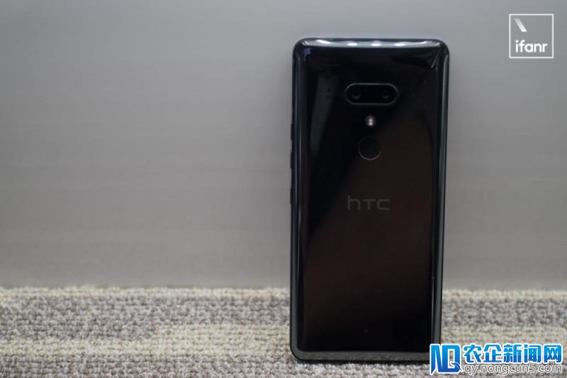 HTC U12+ 上手：HTC 手机最旗舰的“双摄”，HTC Vive 最贵的“配件”