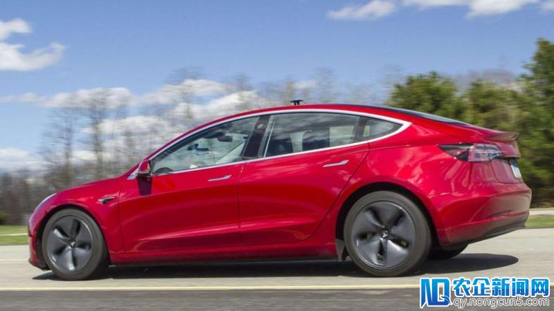 Model 3 刹车遭《消费者报告》痛批，马斯克竟罕见“服软”