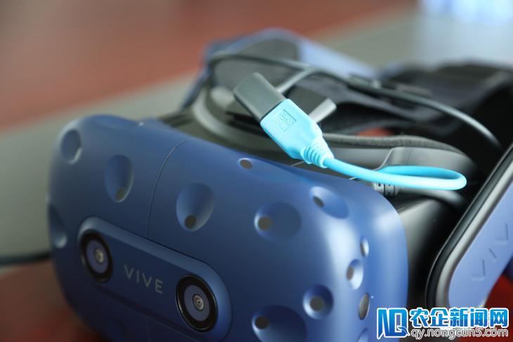 七鑫易维aGlss DK2轻松适配Vive Pro，方法是一个USB转换器