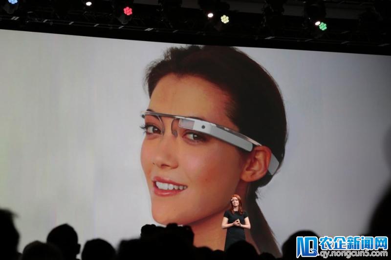 （视频）Google Glass正式发布，售价1500美元，明年年初出货