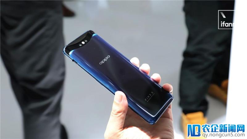 OPPO 和 vivo 的机械美学，满足了所有人对智能手机的创新渴望