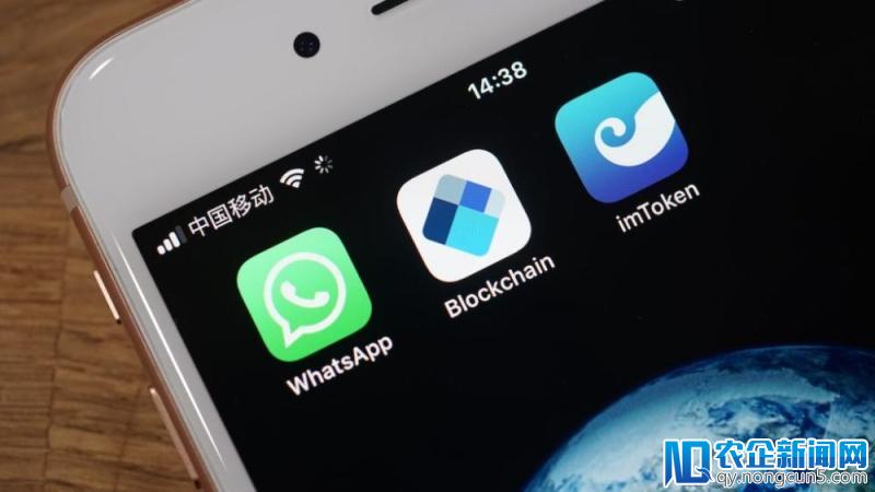 在这个号称区块链界微信的 App 里，我可以接收比特币红包