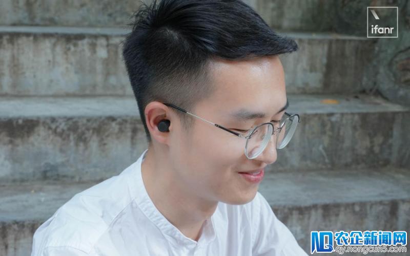 一款体积可能全球最小，体验却不输 AirPods 的蓝牙耳机