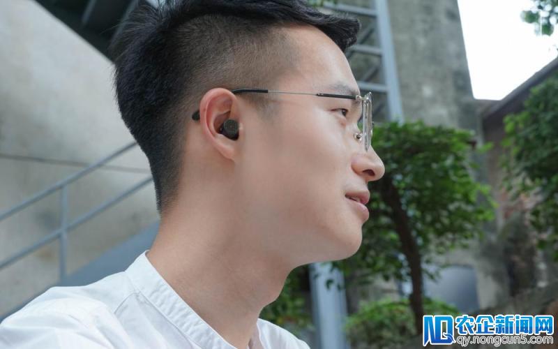 一款体积可能全球最小，体验却不输 AirPods 的蓝牙耳机
