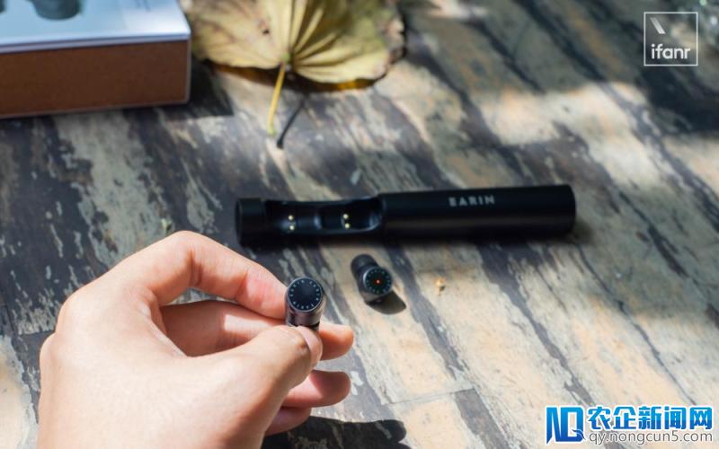 一款体积可能全球最小，体验却不输 AirPods 的蓝牙耳机
