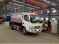低價轉讓大量二手改裝油罐車