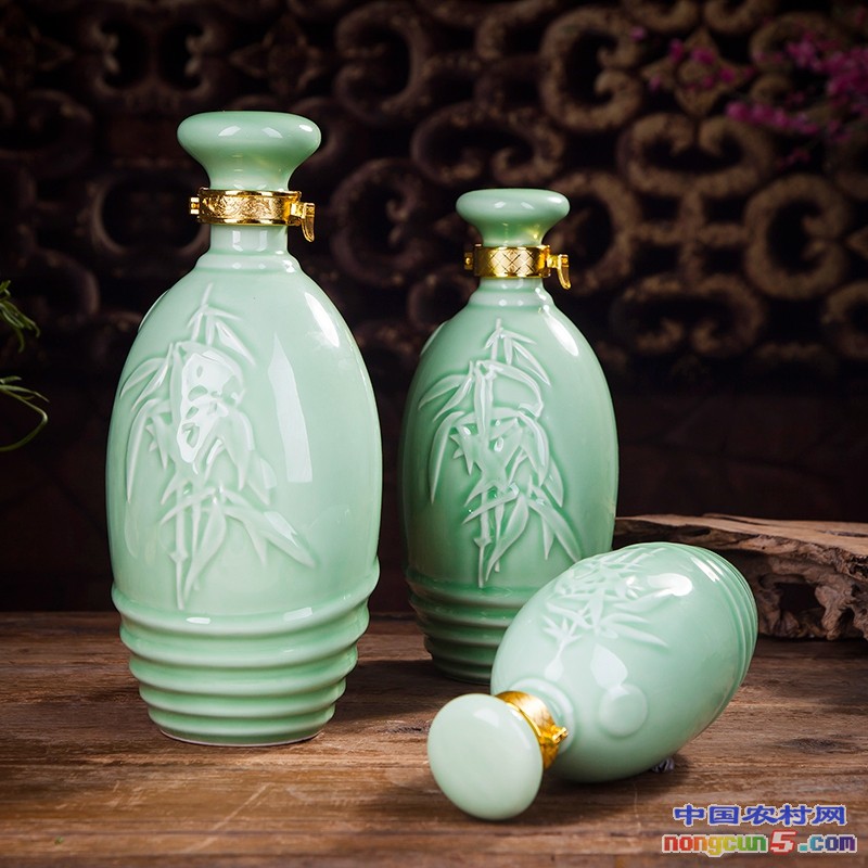 景德鎮(zhèn)陶瓷酒瓶定做，瓷器酒壇定制，私人定制青花酒瓶，色釉酒缸設(shè)計(jì)加工，陶瓷酒瓶供應(yīng)批發(fā)專賣價(jià)格15870069156 宜賓，茅臺(tái)鎮(zhèn)，杏花村，貴州，山西，廣西，云南 (1)