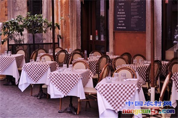 italian-pizza-restaurant-italy