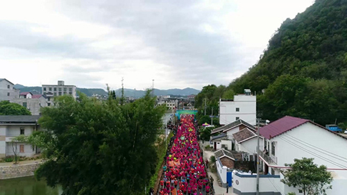 2017广西柳州鹿寨中渡古镇半程马拉松圆满举行